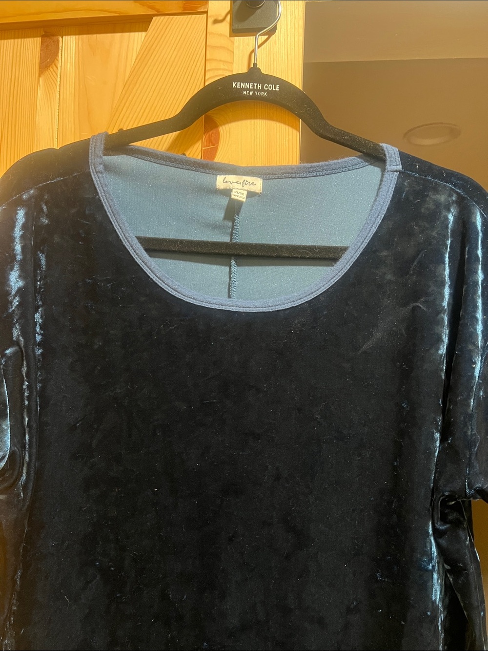 love, Fire Women's Velvet Scoop Neck Short Sleeve Top - Navy size x large